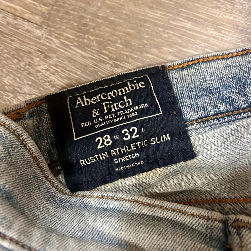 Abercrombie & Fitch Men's Slim Jeans - Light Blue
